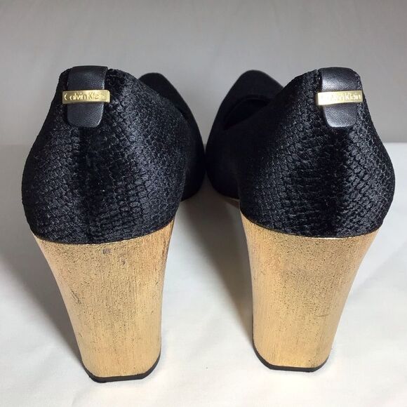 Calvin Klein Neema Pump Shoes Black Velour Gold 4” Heel Pointed Toe Size 7 1/2 - Picture 5 of 9